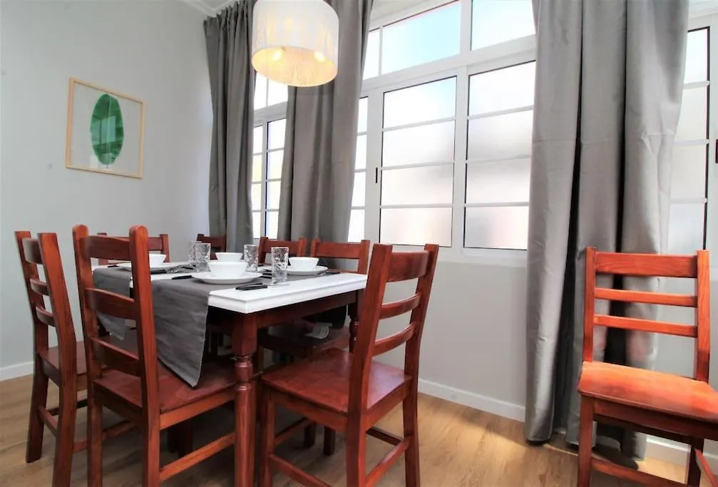 Sunny House Few Minutes From City Center Funchal  Tatil Evi